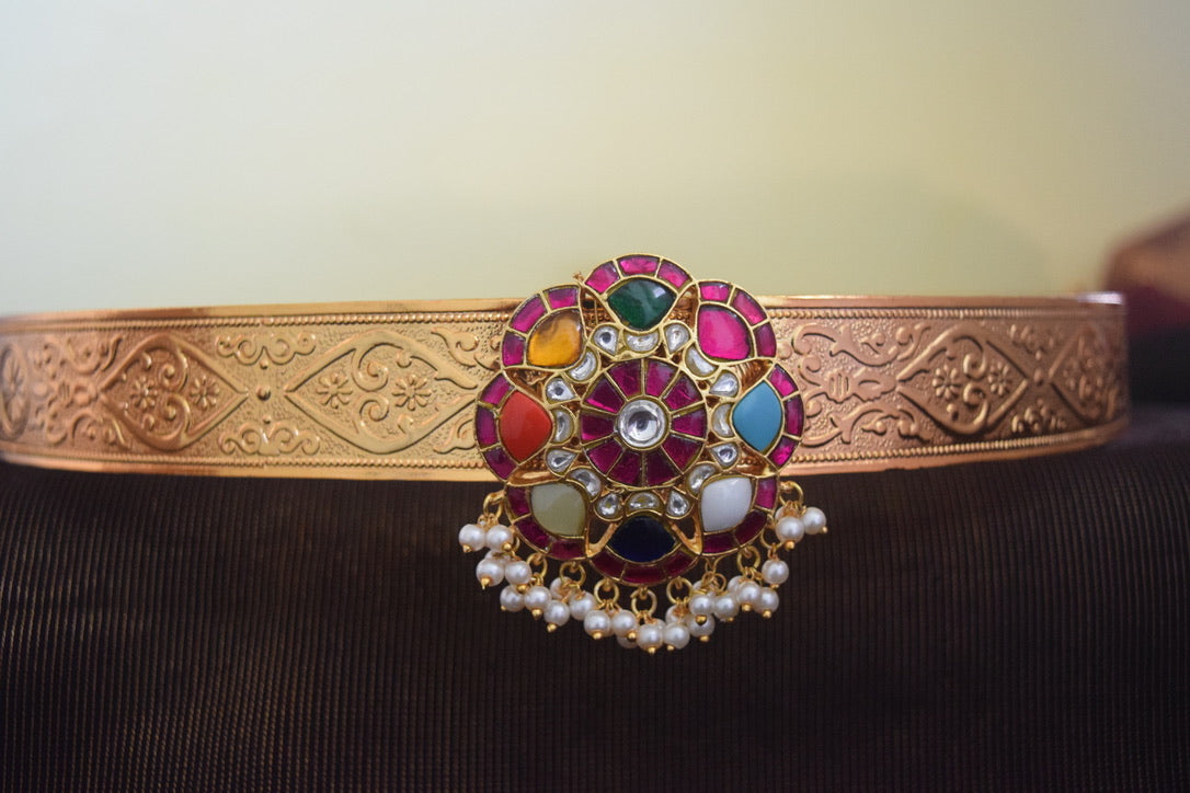 Flowered carving belt with pendant navaratna and pearl hanging