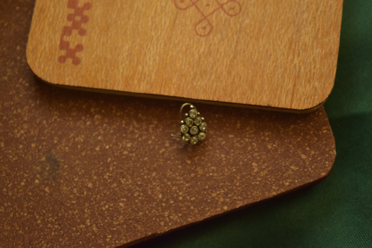 Silver finish tiny nose pin- grape bunch #2A