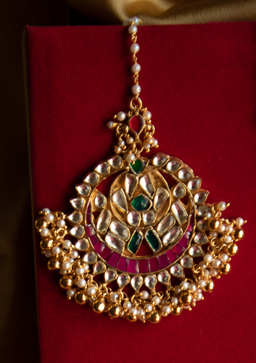 Jadau Stone Statement Tikka with pearl & gold hangings & Single Layer - White, Green Red