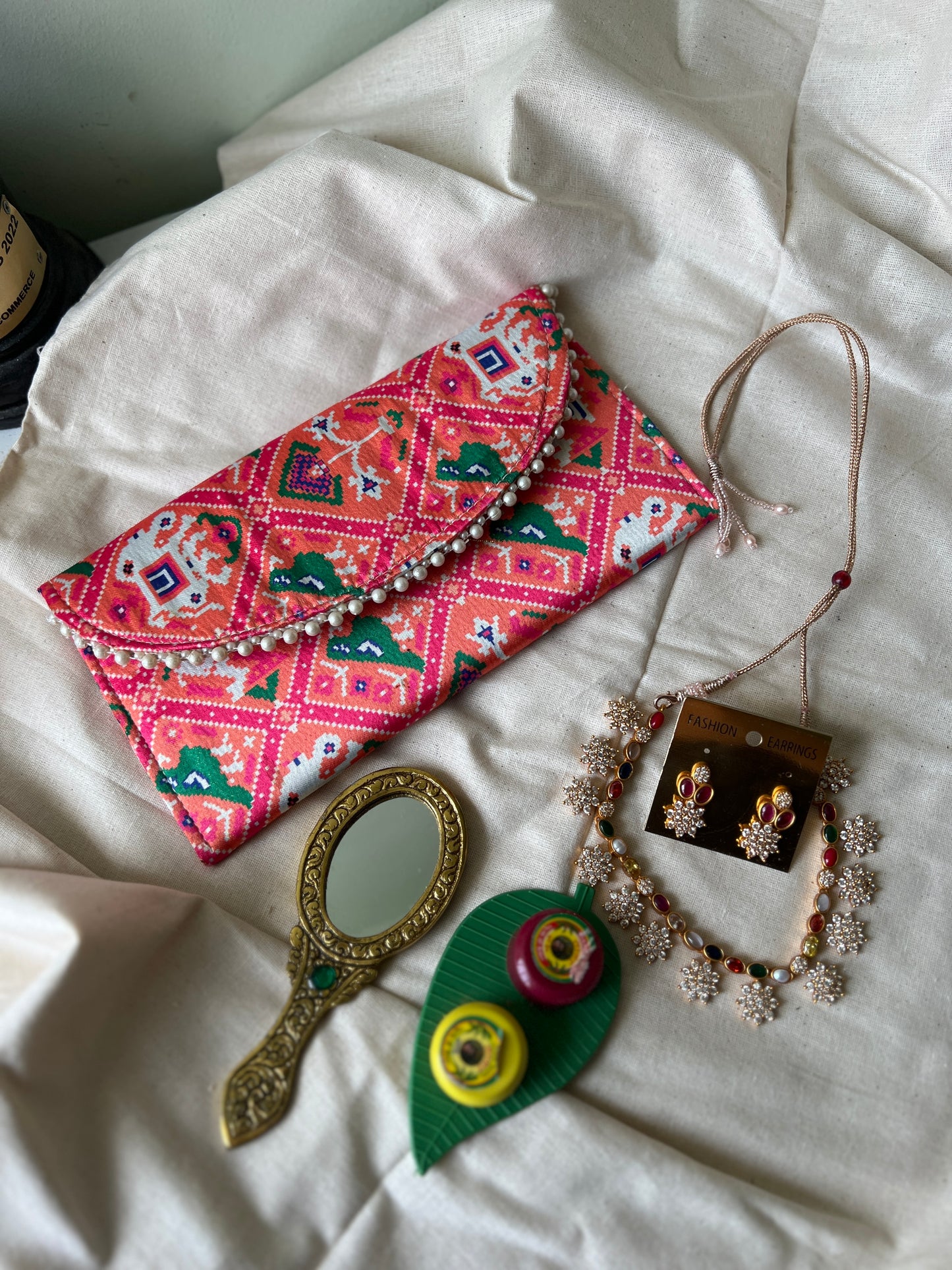 Gift Hampers3- Meenakshi box3