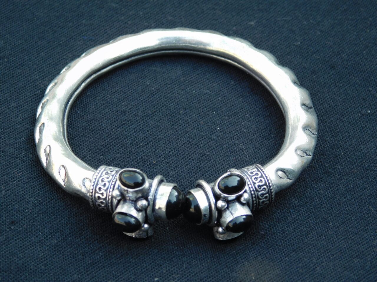 Silver finish Adjustable Kada bangle with 3 oval stone mugappu #16B