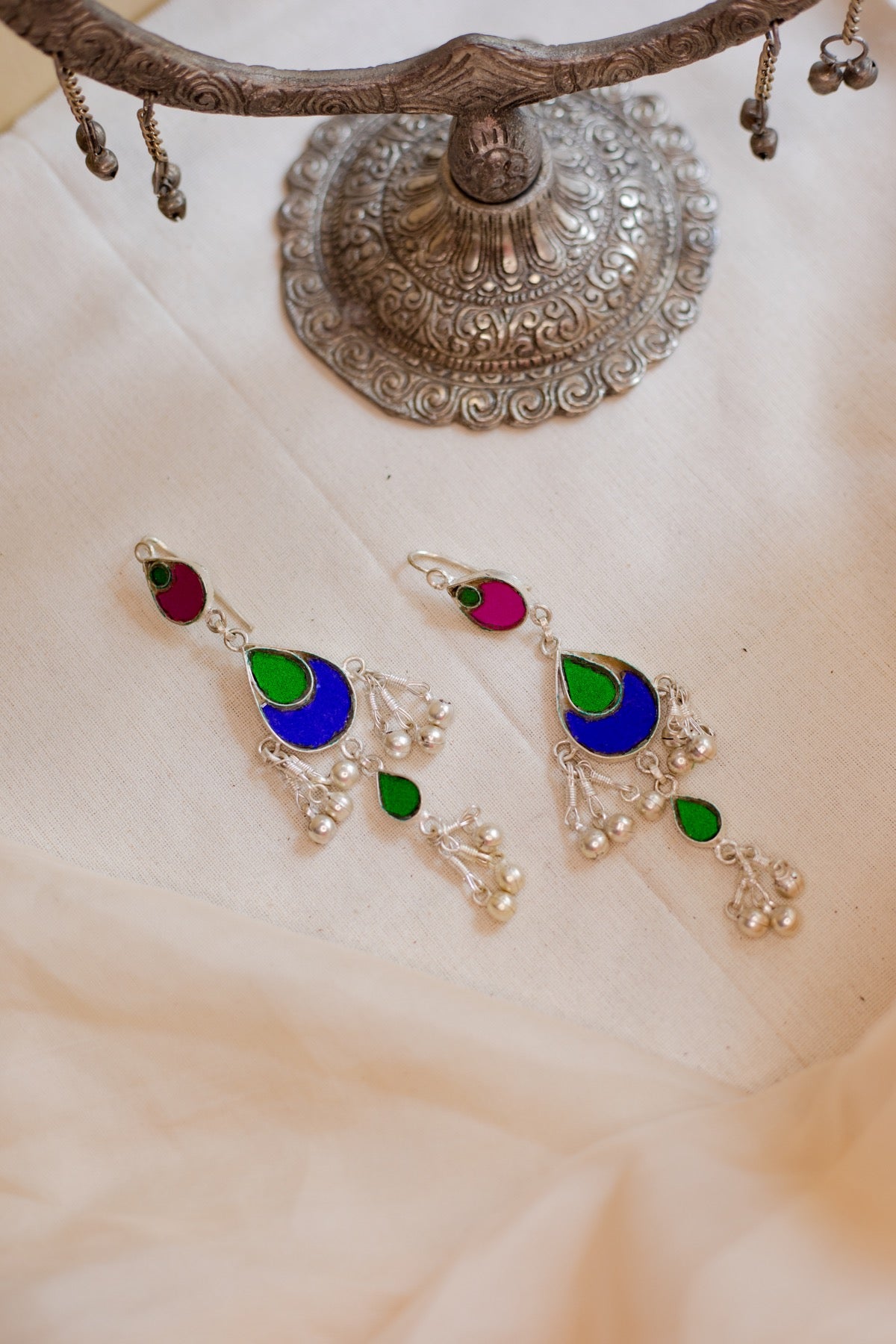 Silver finish tear drop hanging - 7A