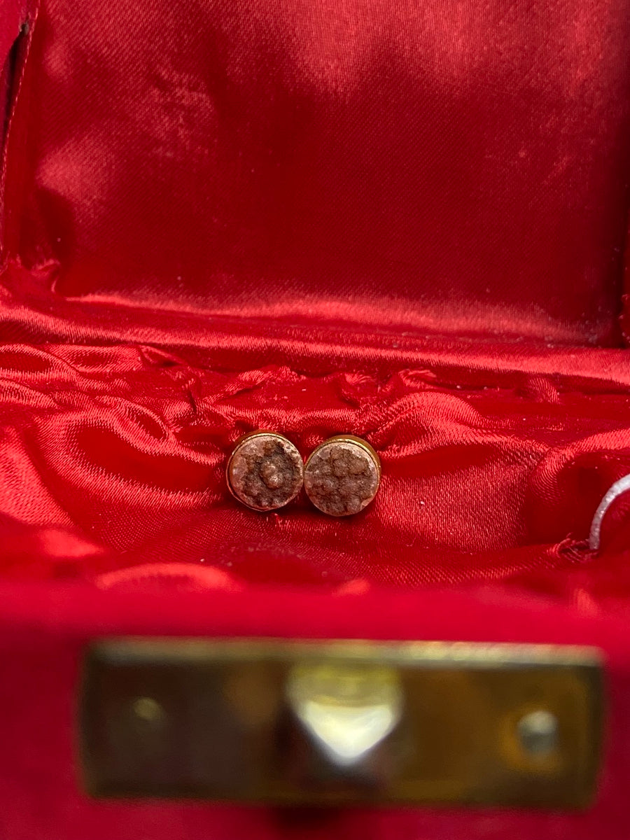 Round stud - Brown