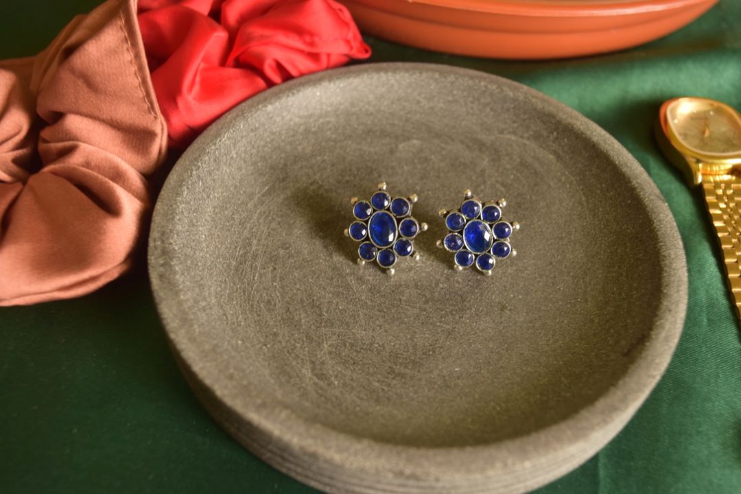 Oxidised Small Flower Stud-27F