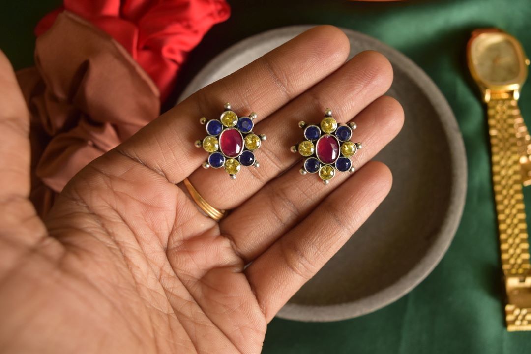 Oxidised Small Flower Stud-27H