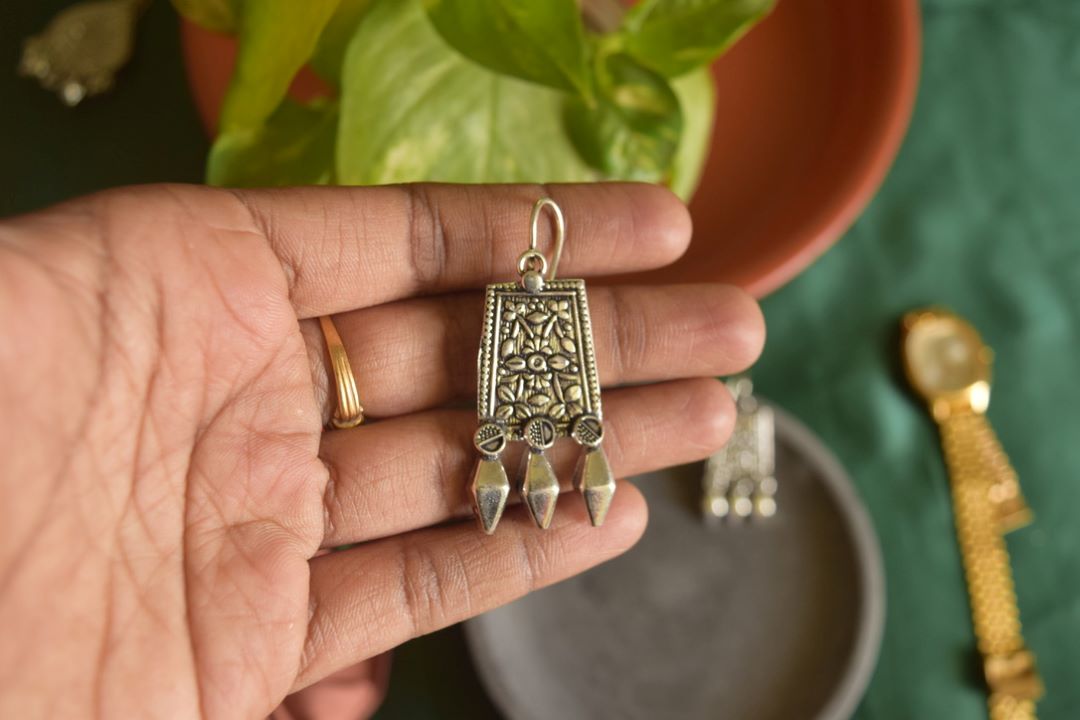 Oxidised Hook Drop Flower Carving Rectangle