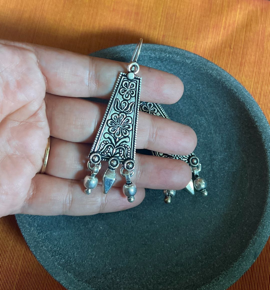 Oxidised Hook Drop Flower Carving Rectangle - Medium