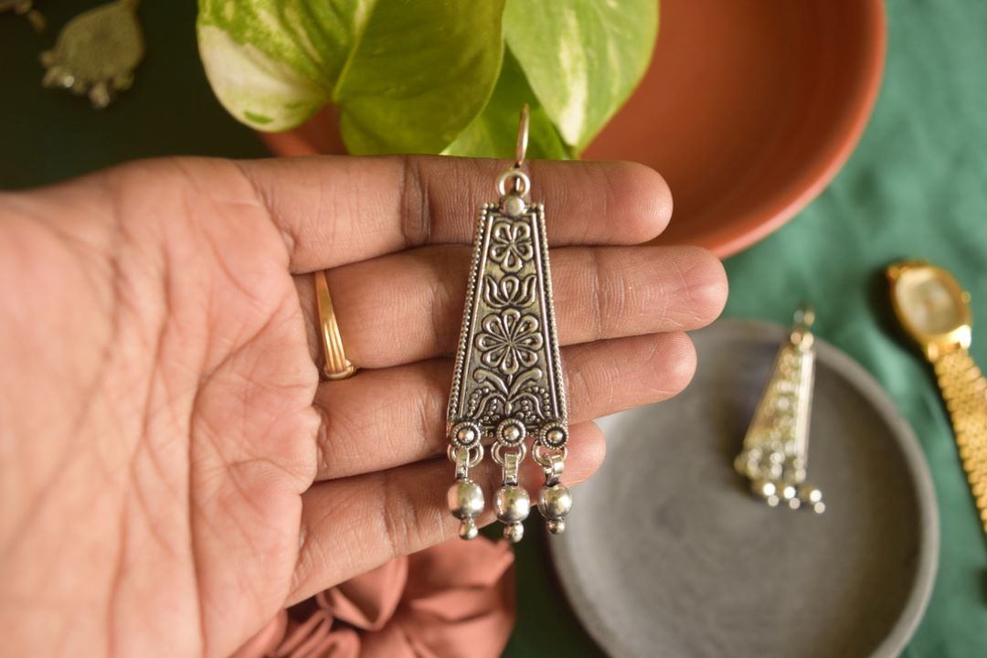 Oxidised Hook Drop Flower Carving Rectangle - Medium