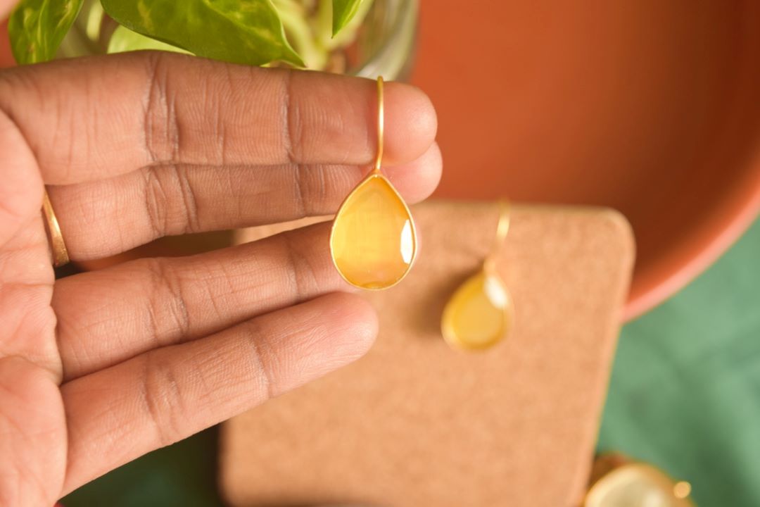 Gold Finish Tear Drop Hook Drop-51D