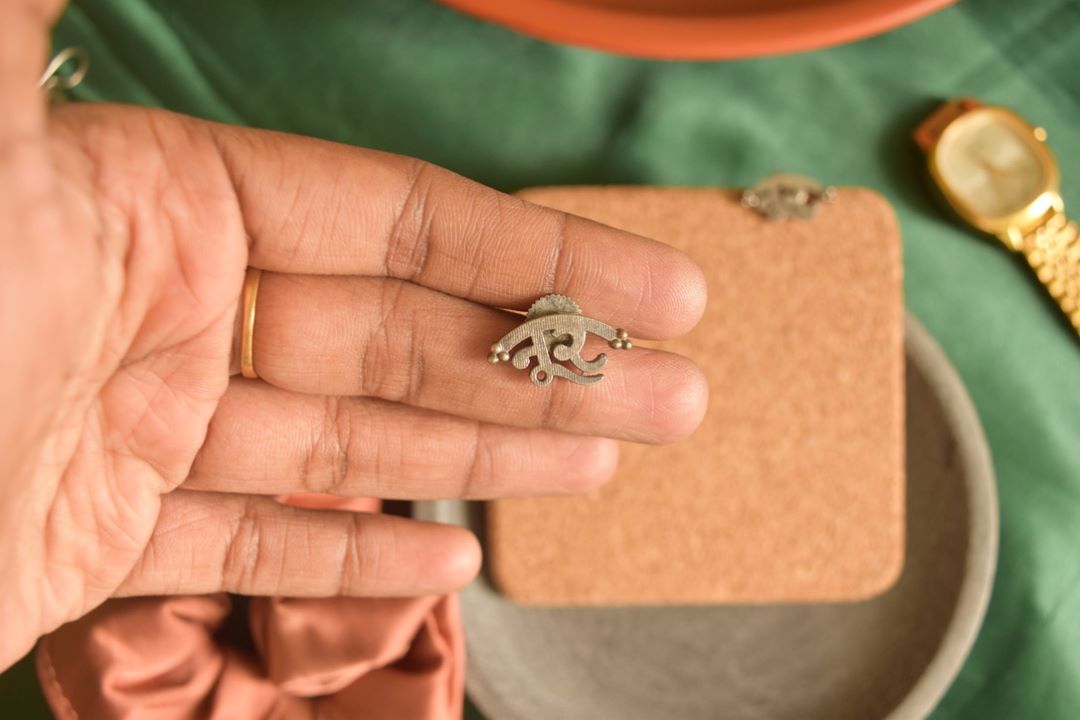 Oxidised Noor Stud