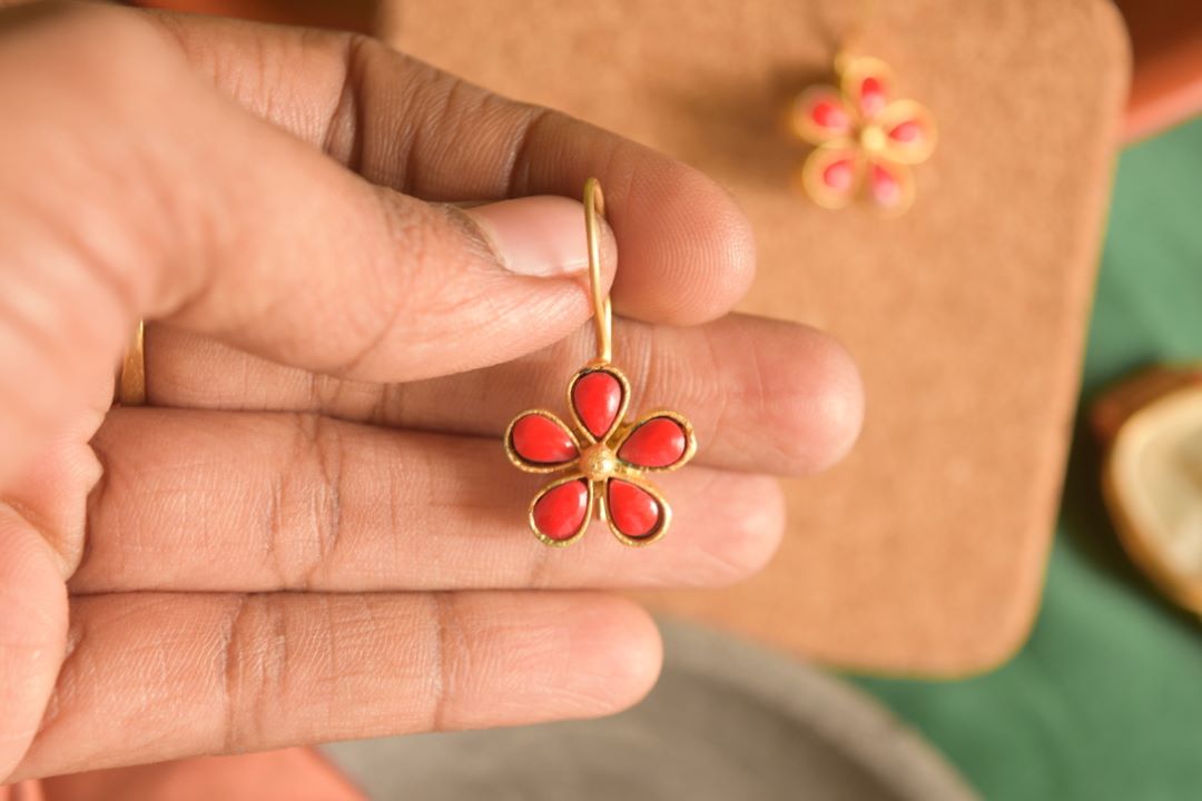 Gold Matte Finish Hook Drop Flower Small Model 1-59A