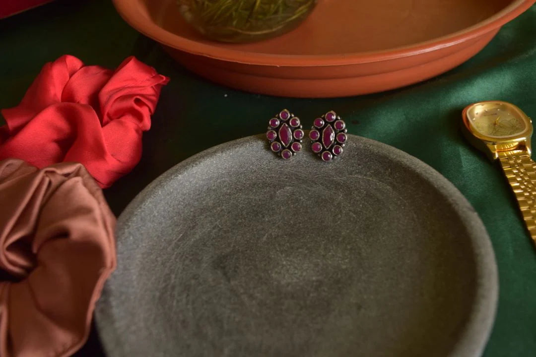 Oxidised Flower Stone Stud Small-64A
