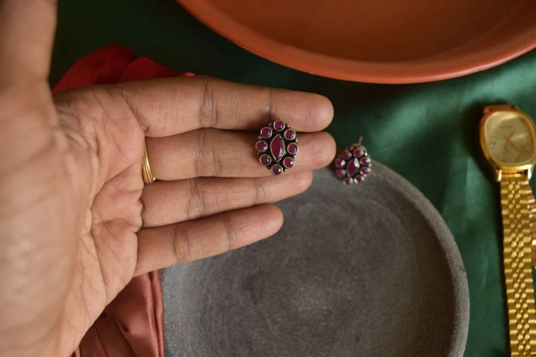 Oxidised Flower Stone Stud Small-64A