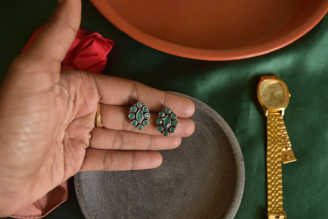 Oxidised Flower Stone Stud Small-64B