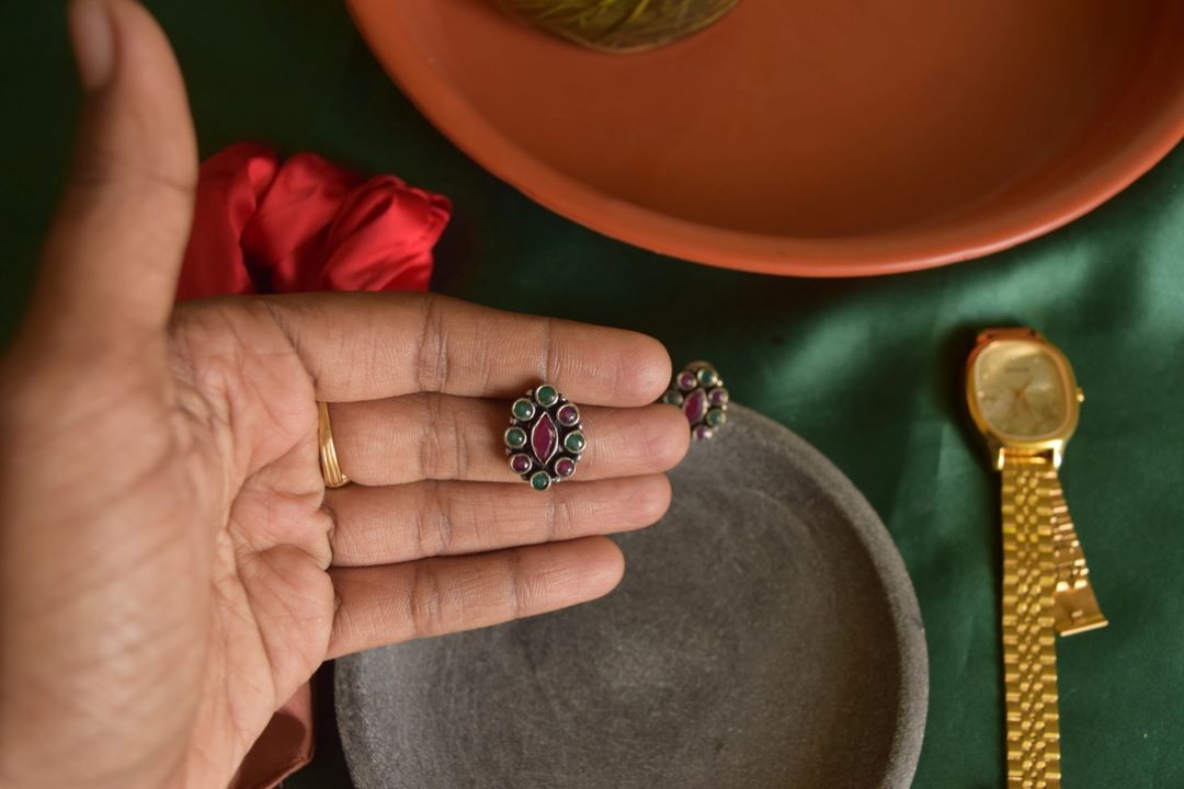 Oxidised Flower Stone Stud Small-64C