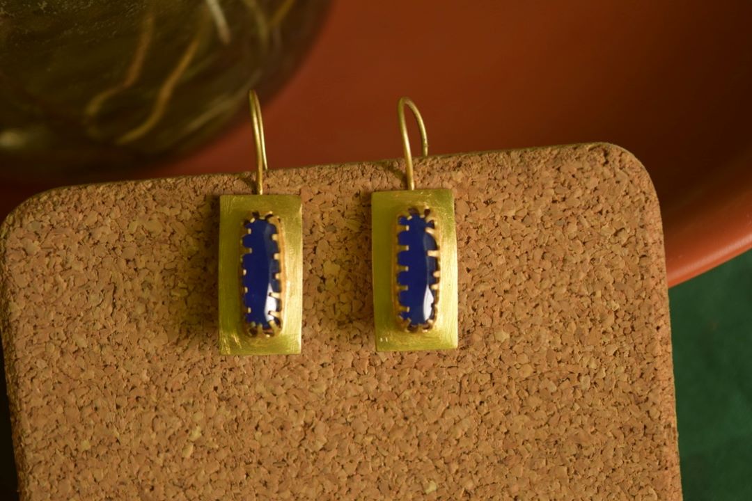 Gold Finish Hook Drop Square Stud -111D