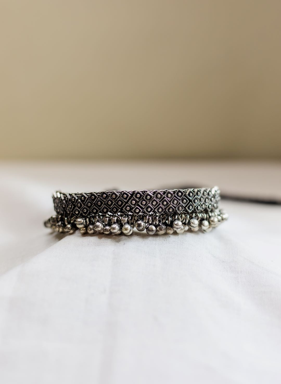 Silver Finish diamond type layered with muthu ghunghroo choker