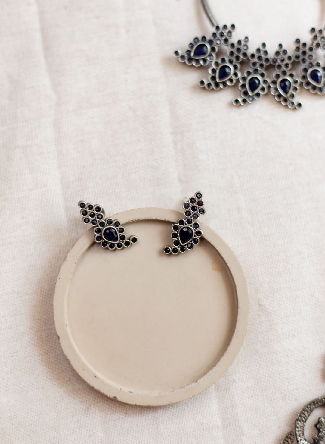 Silver Finish Stone Chain 6 mango motifs -26A