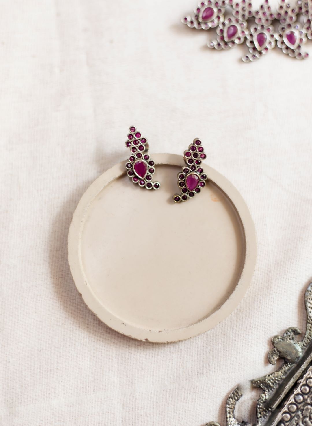 Silver Finish Stone Chain 6 mango motifs -26B