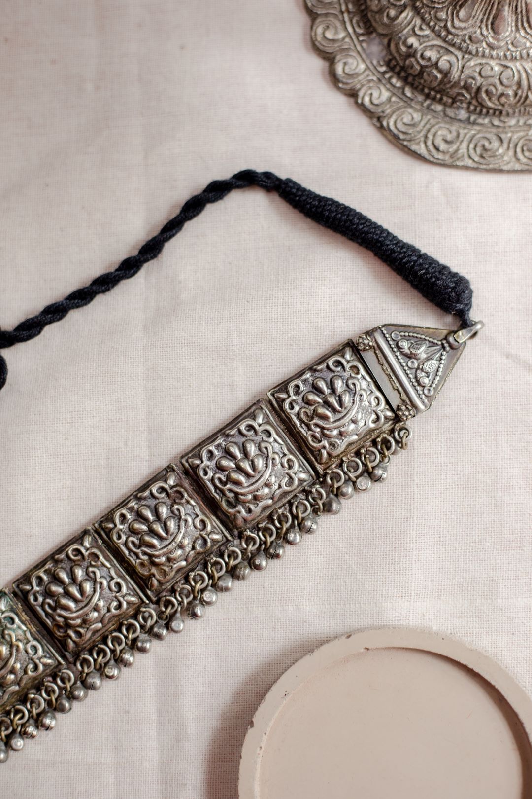 Silver Finish Flower square sequence high neck Choker