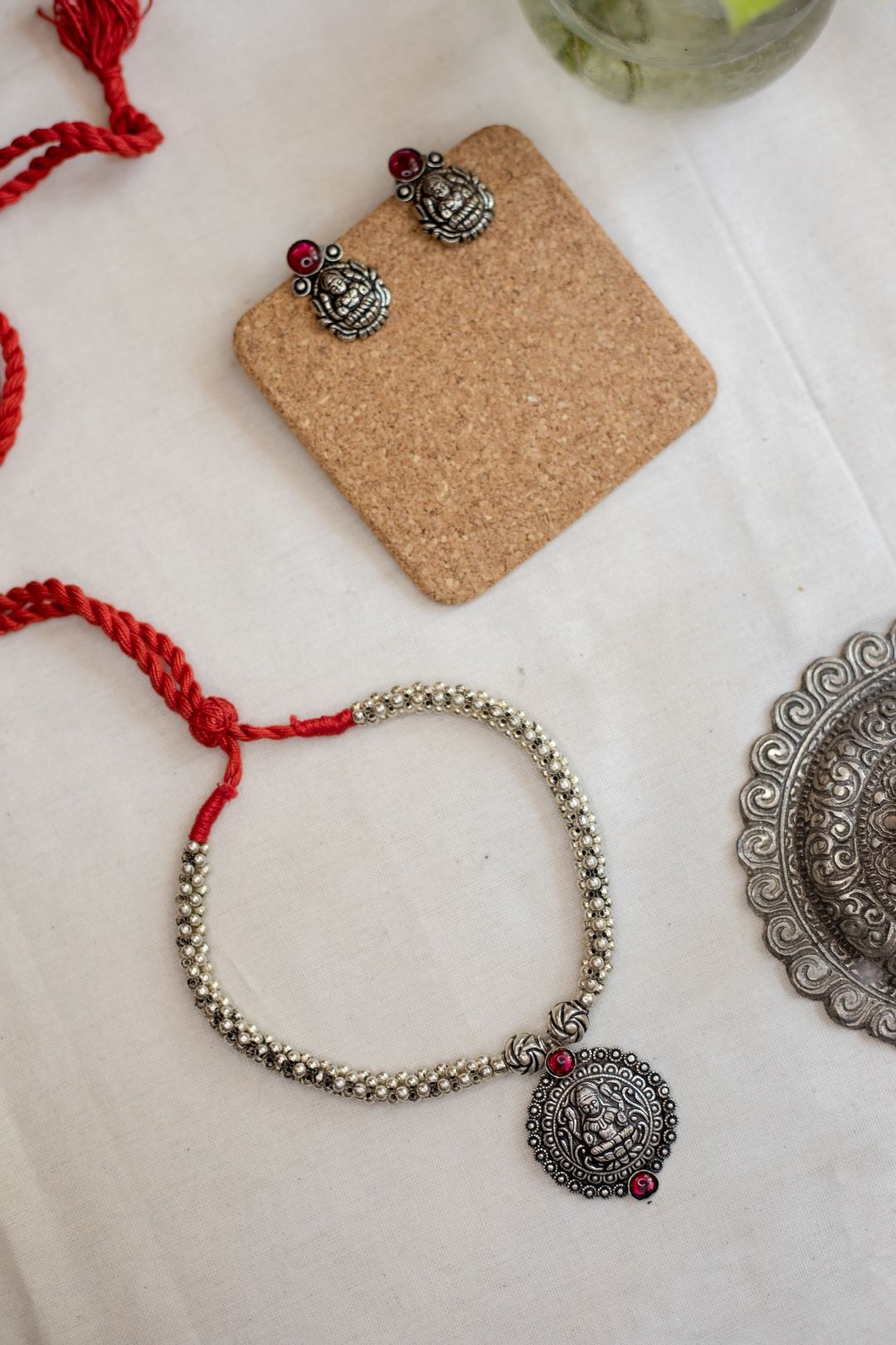 Silver finish Cluster type thushi necklace -42A