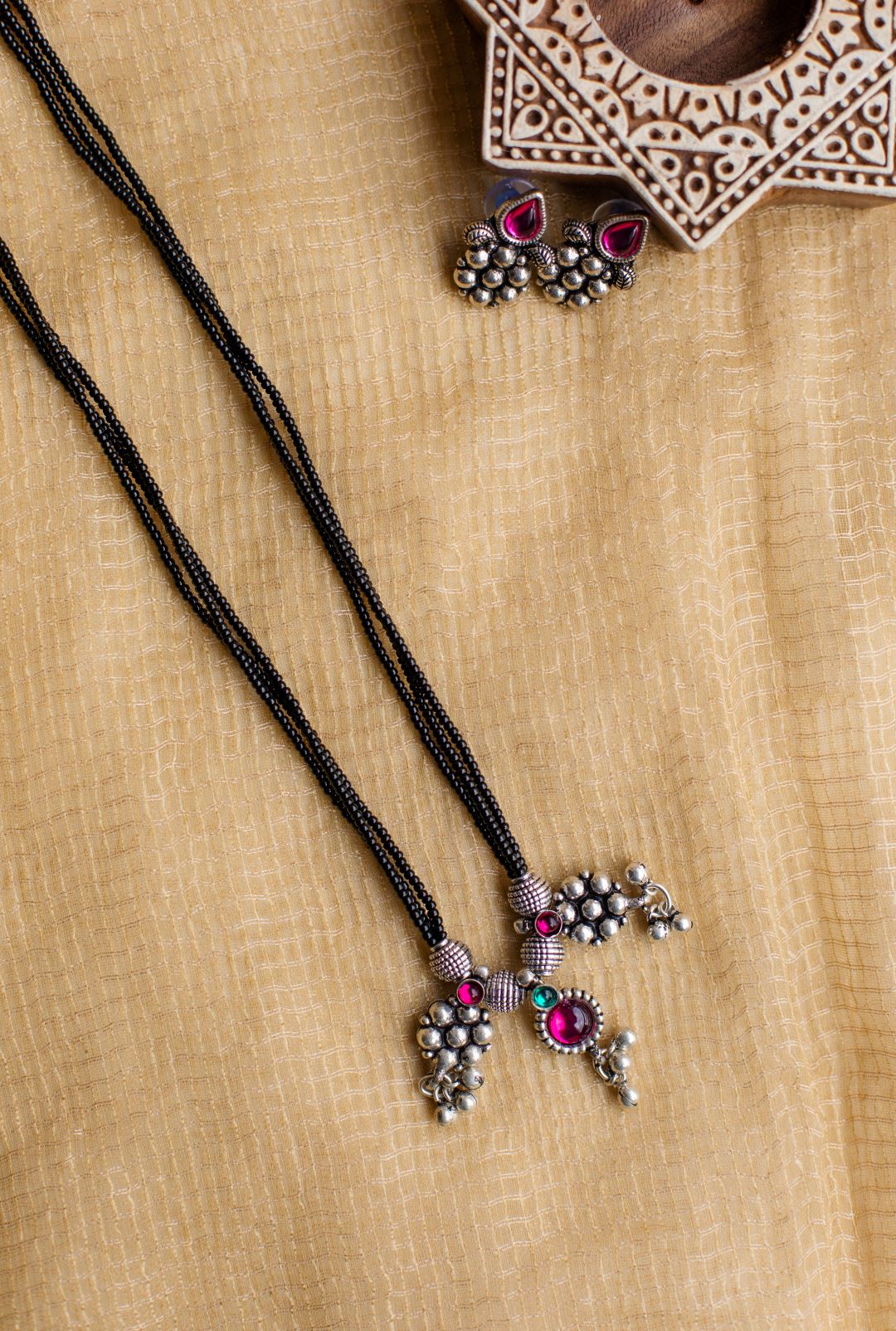3 layered Black beads & flower pendant with flower stud - pink & green