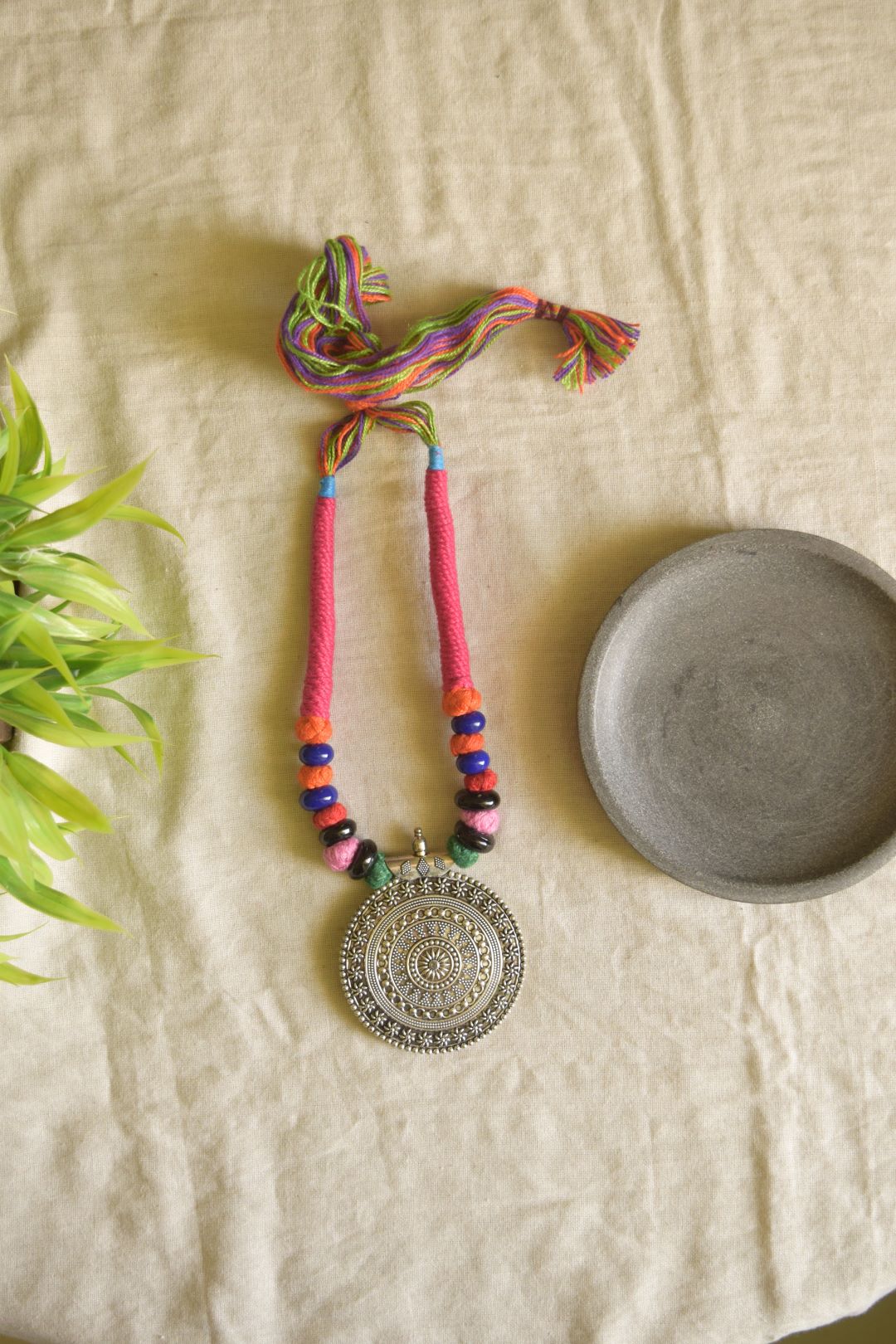 Pink thread jumbo chakri pendant with beads
