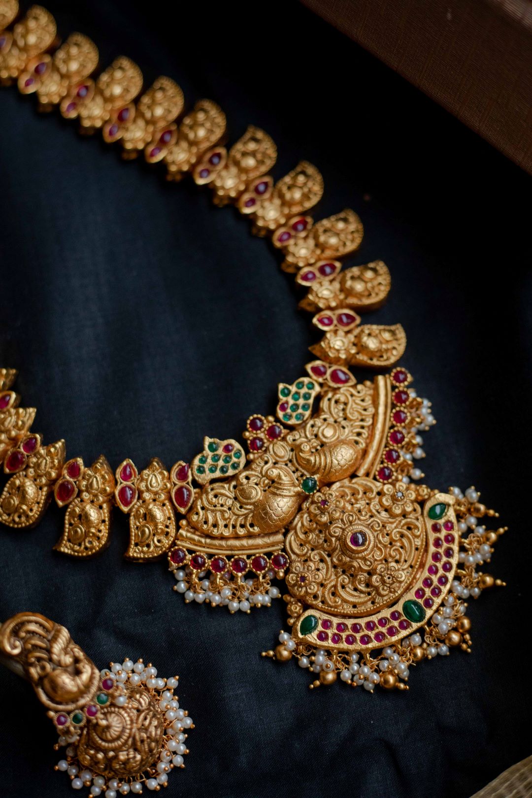 Mango,Twin Peacock Pendant Nagasu(With Jhumkas)