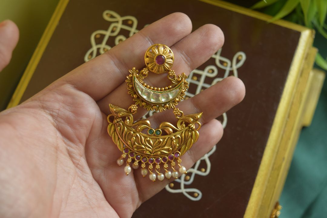 Matte finish -moonshape chandbali