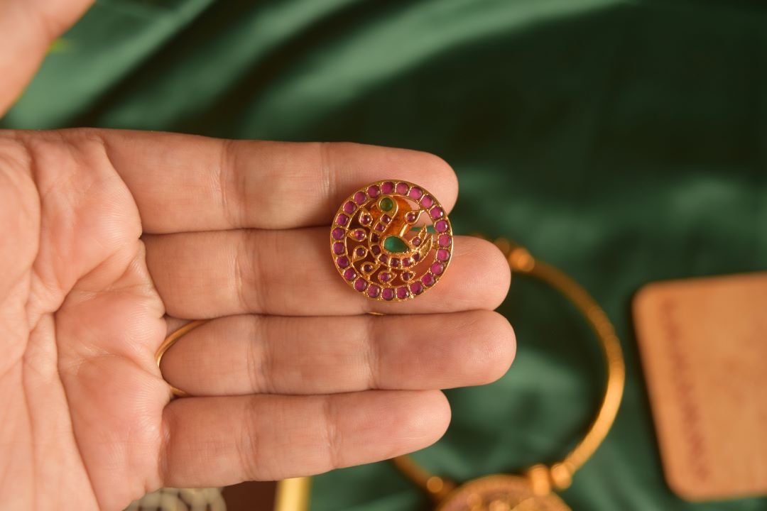 Gold Finish Hasli with jumbo Chakri pendant with Stud - Model #2