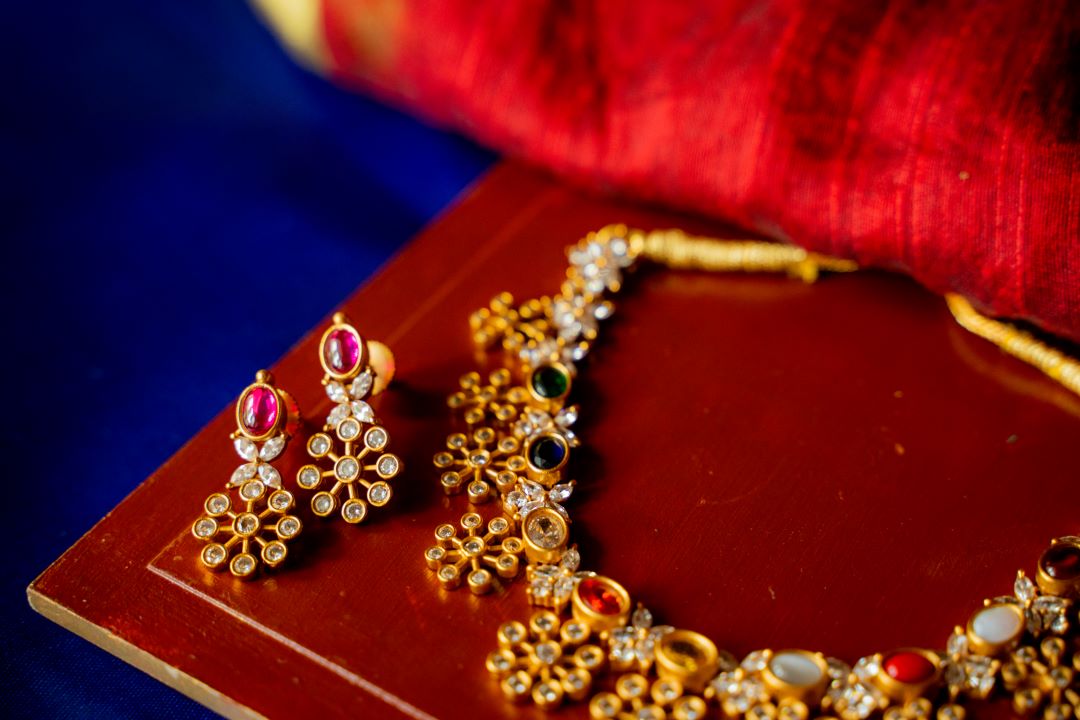 Matte Finish AD , Navaratna Stone with flower Necklace # Model 2