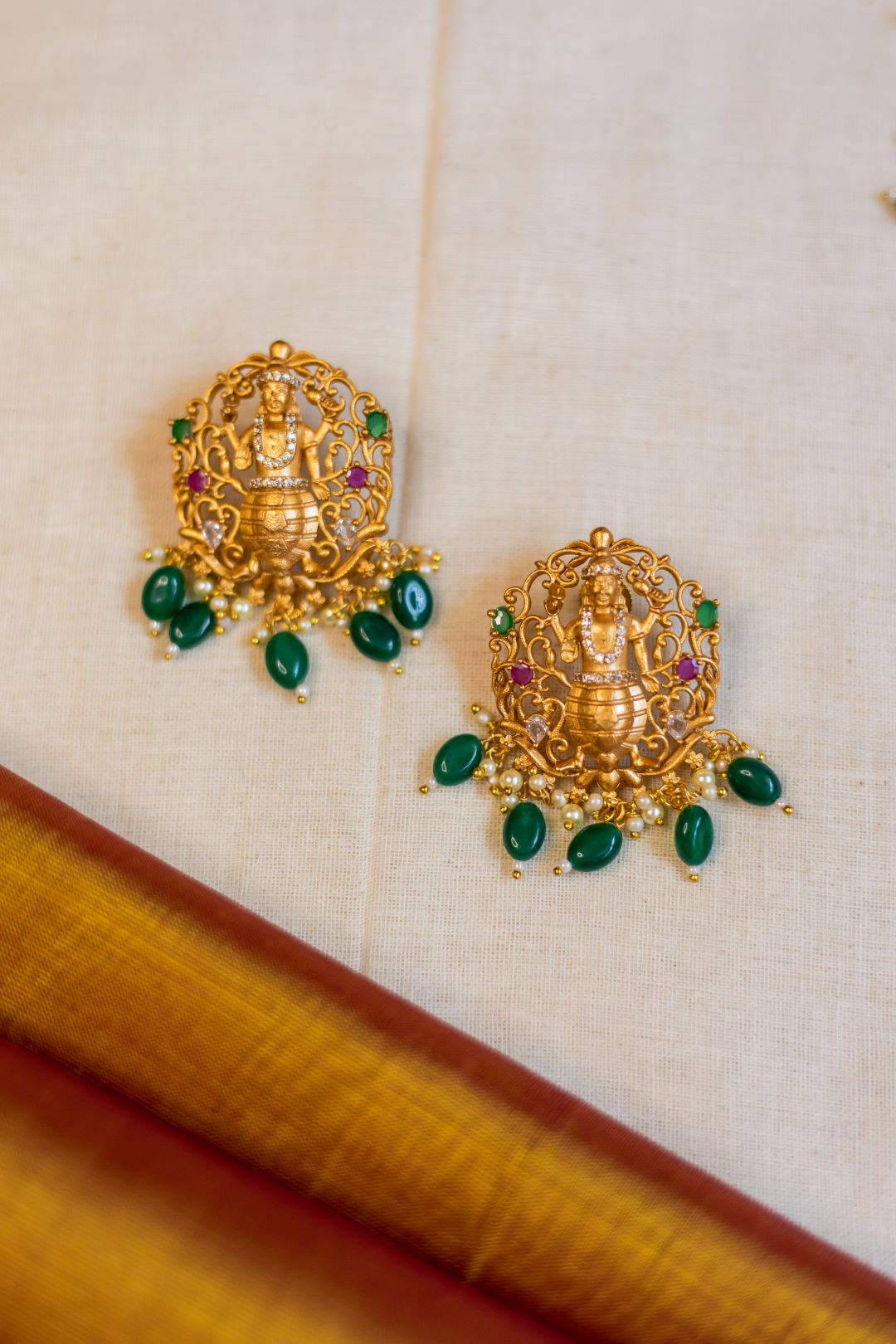 Matte Finish Dasavadaram necklace with stud