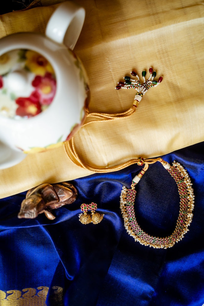 Matte Finish addigai - Pearl cluster beads Chocker