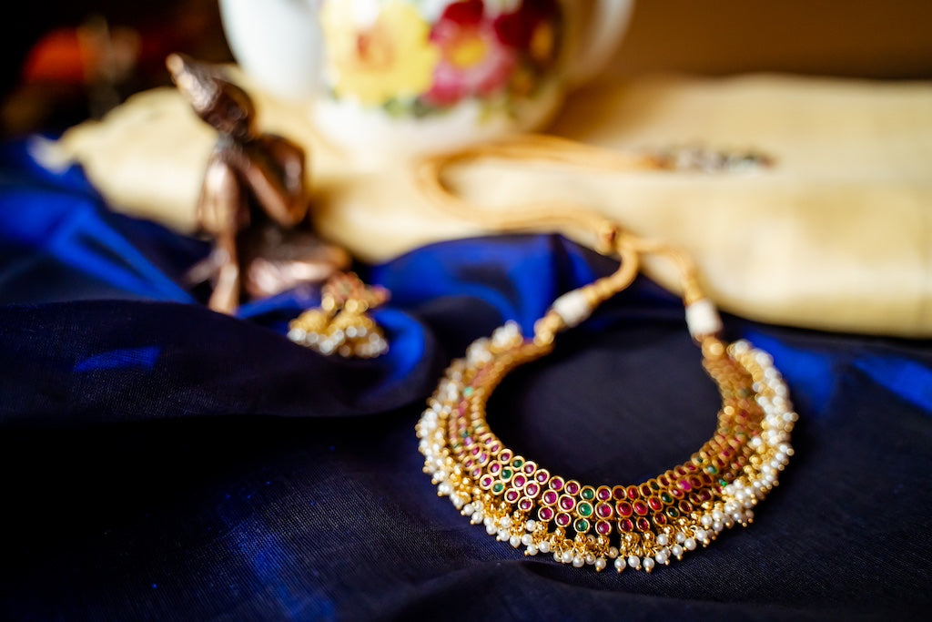 Matte Finish addigai - Pearl cluster beads Chocker
