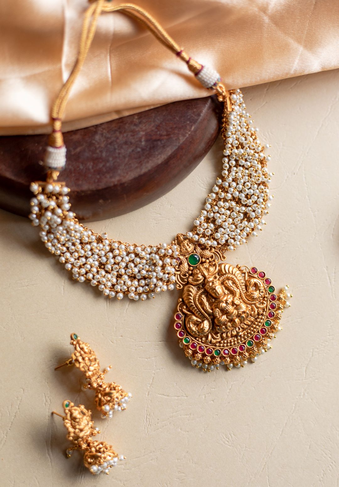 Lakshmi carving twin peacock chocker with Lakshmi jhumka