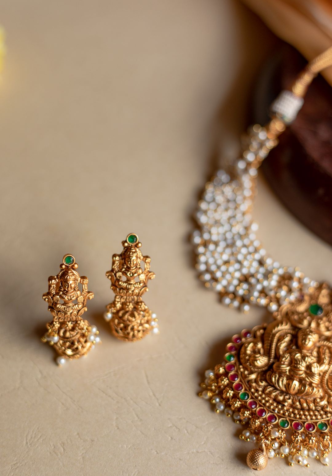 Lakshmi carving twin peacock chocker with Lakshmi jhumka
