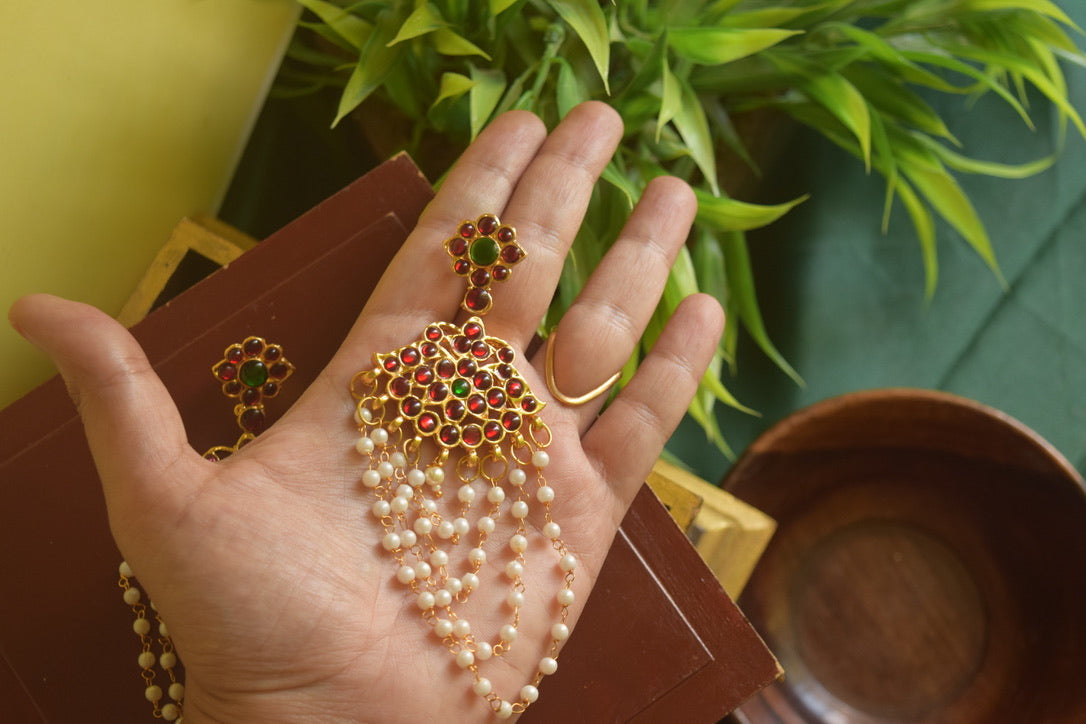 Kemp statement stud with pearl hanging