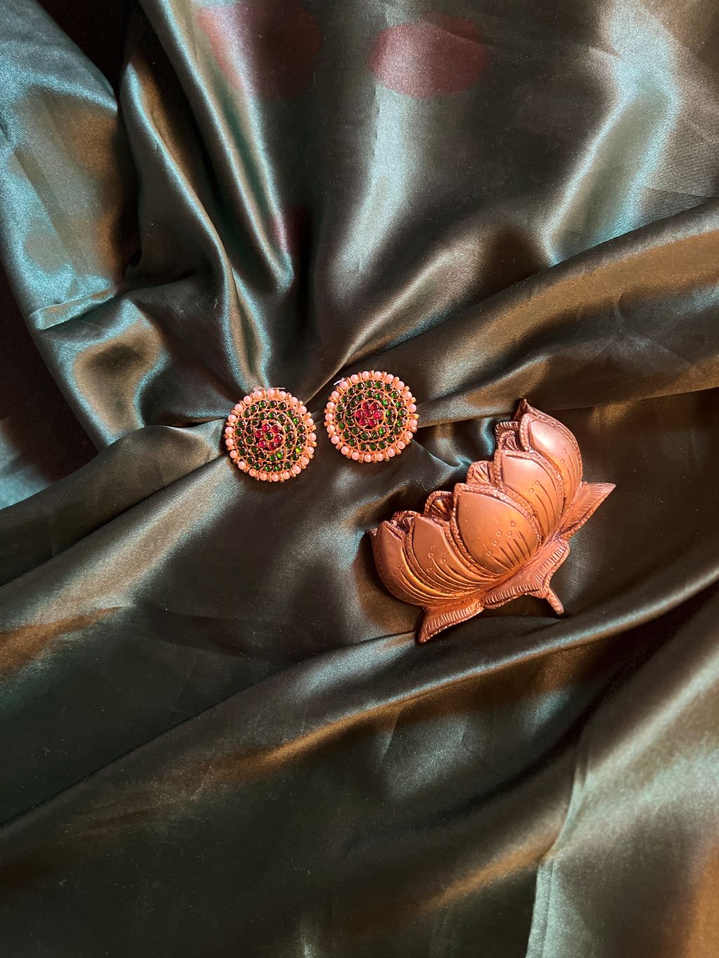 Kemp Statement Round Stud - 7A