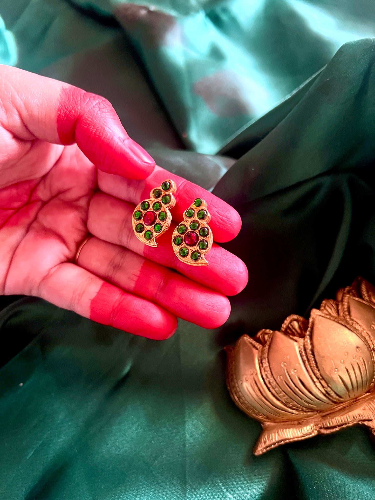 Small Mango motifs stud - Green