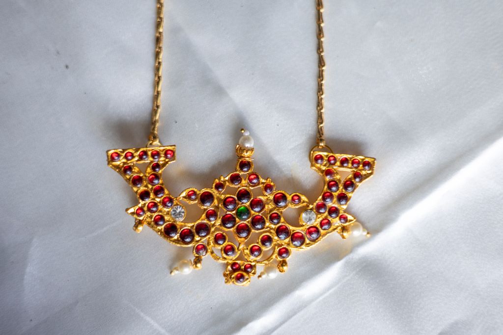 Imitation Kemp long chain -peacock pendant #22
