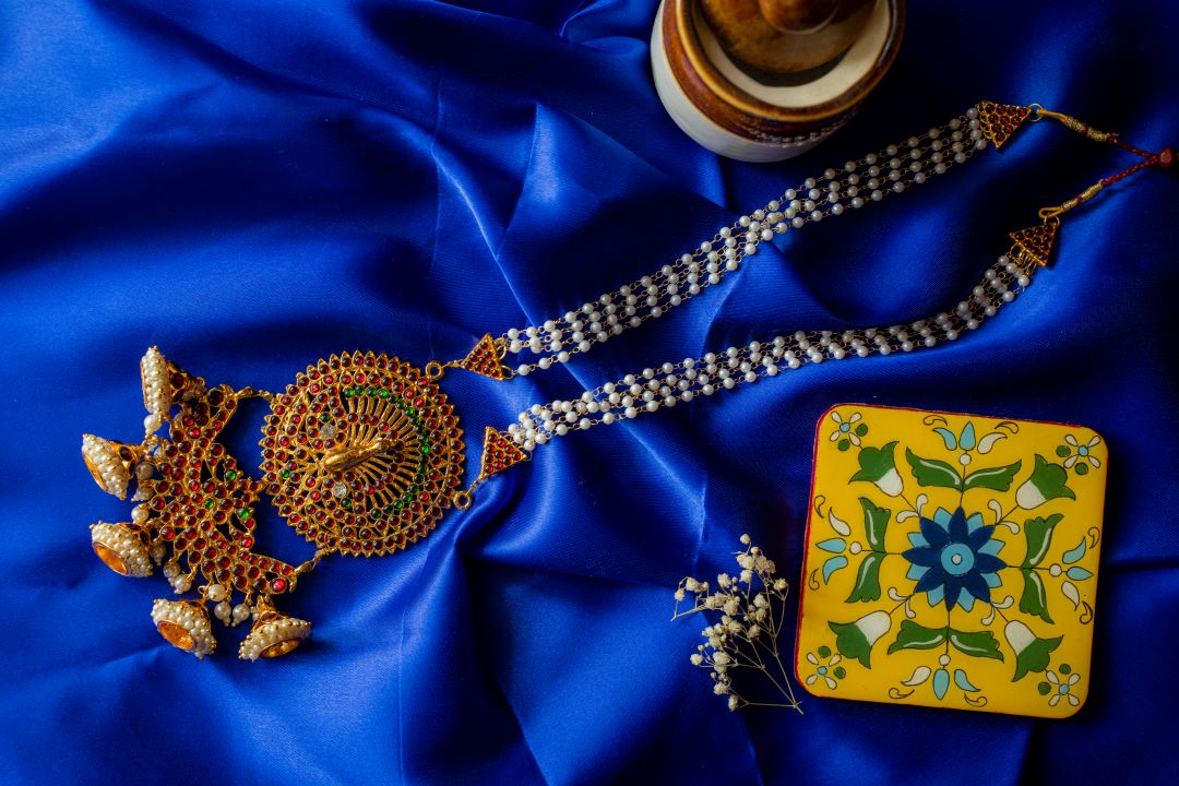 Kemp - 4 layered PEARL beads with peacock haaram #25
