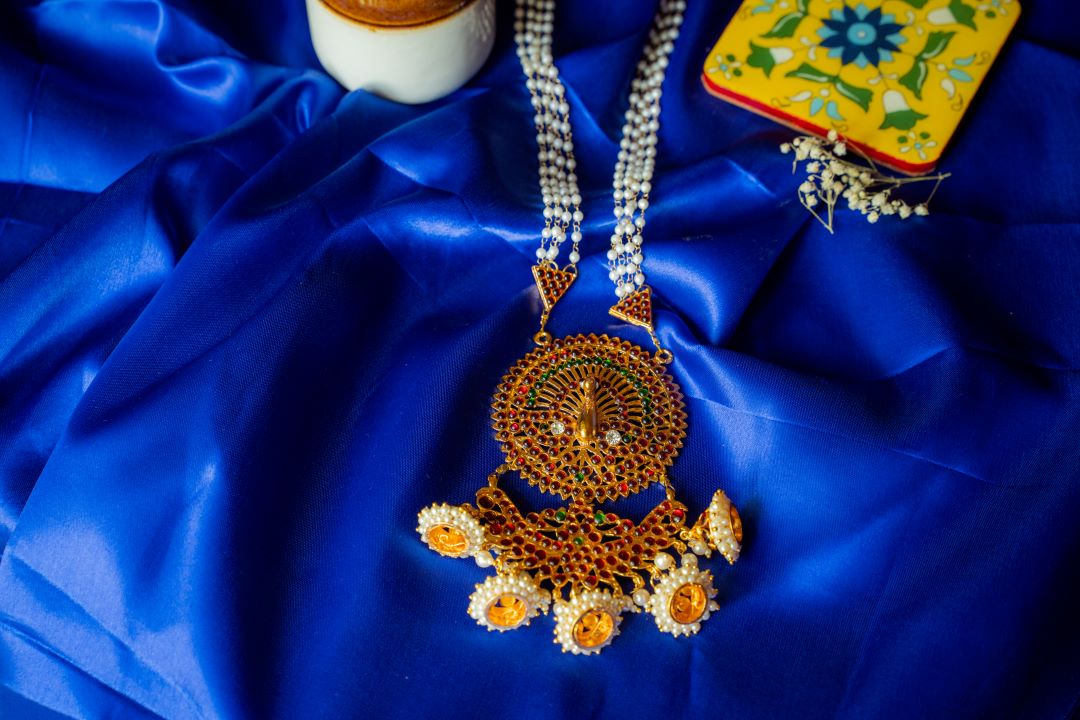Kemp - 4 layered PEARL beads with peacock haaram #25