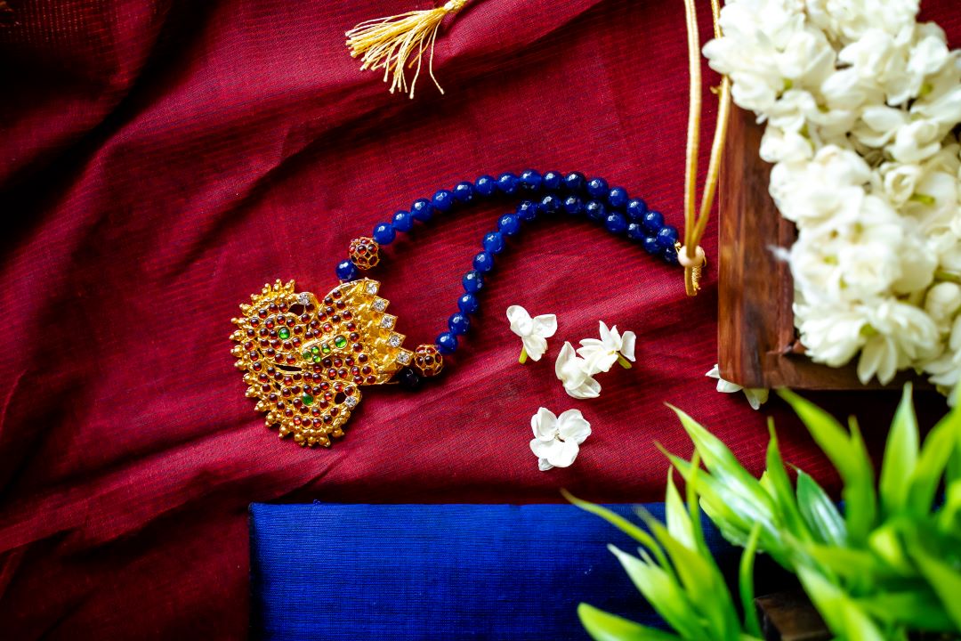 Kemp -crystal beads with snake pendant Necklace