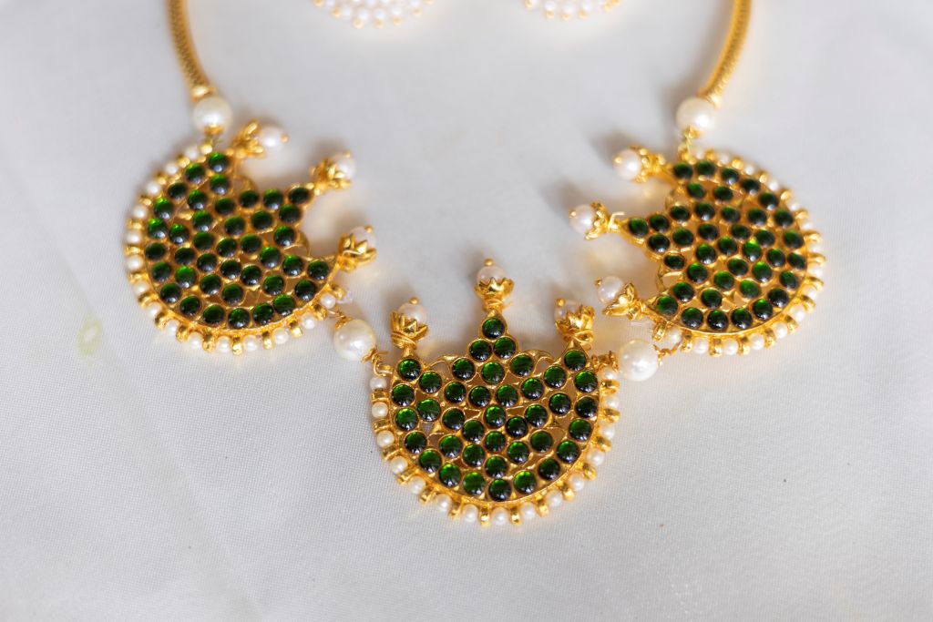 imitation Kemp- 3 pirai pendant green with jhumka -39