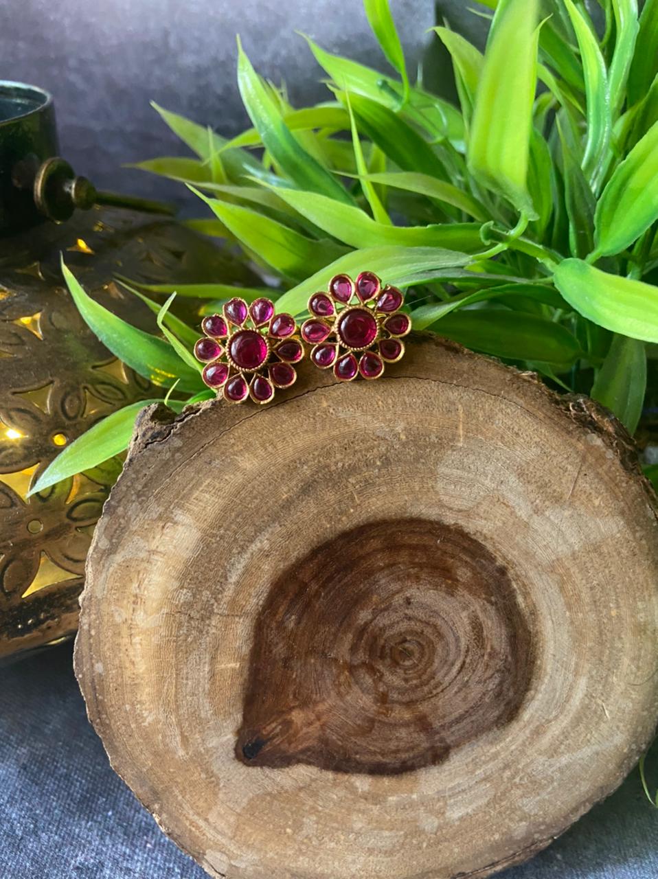 Gold Finish flowered kemp stone Toe rings