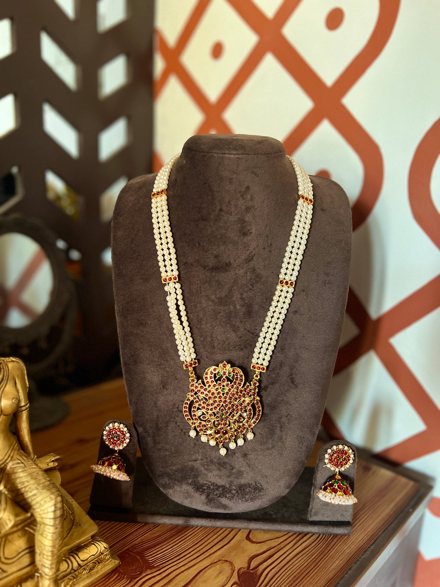 Imitation Kemp -  3 layered Pearl peacock  Haaram