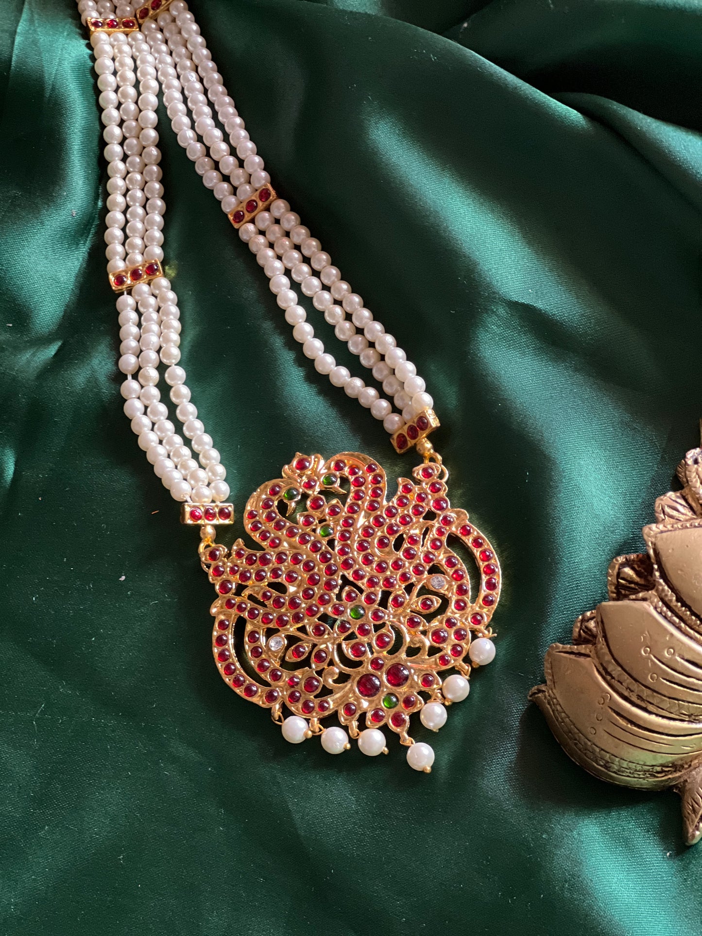 Imitation Kemp -  3 layered Pearl peacock  Haaram
