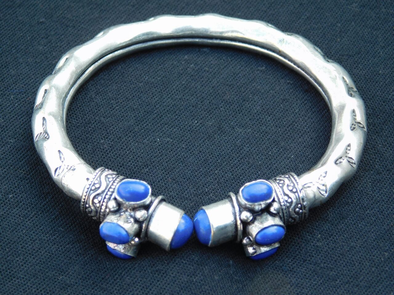 Silver finish Adjustable Kada bangle with 3 oval stone mugappu #16A