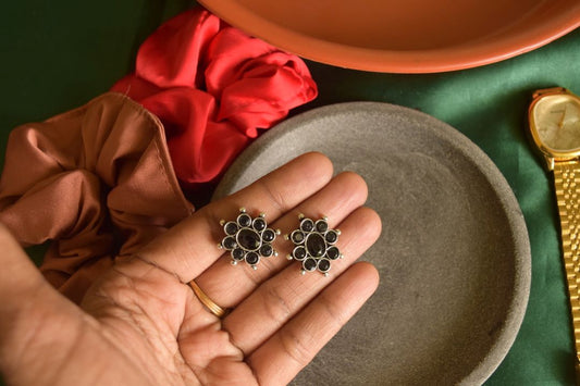 Oxidised Small Flower Stud-27G