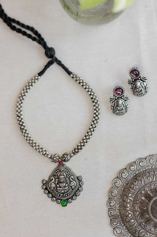 Silver finish Cluster type thushi necklace -42B
